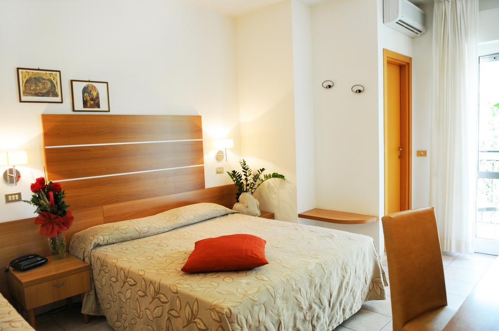 Hotel Prater เชเซนาติโก ภายนอก รูปภาพ