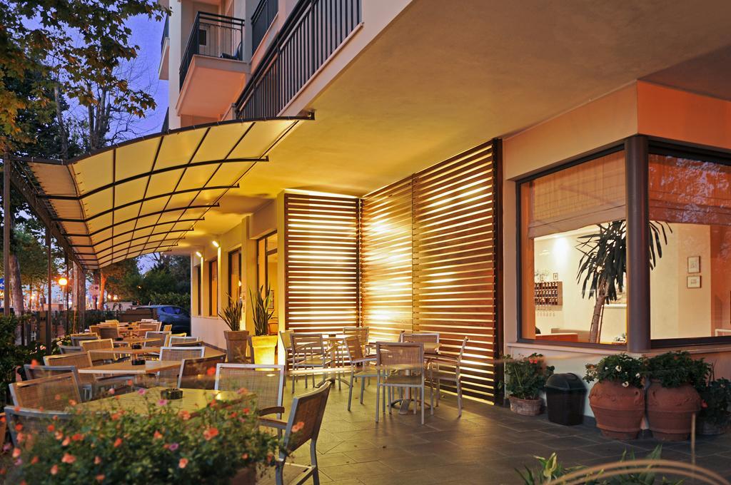Hotel Prater เชเซนาติโก ภายนอก รูปภาพ